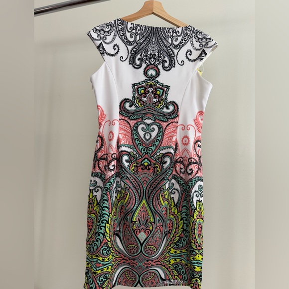 Cleo Petites Paisley Dress - Picture 6 of 7